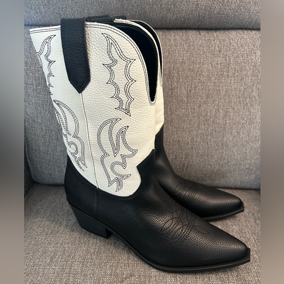 Nine West’s Yodown Western Booties in Black and White Womens size 11, new in box - Picture 1 of 11